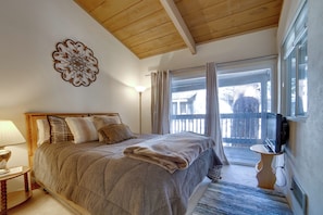 Interior - Resort Condo w/ Hot Tub & Pool, Near Ski Lift (Mammoth Lakes)