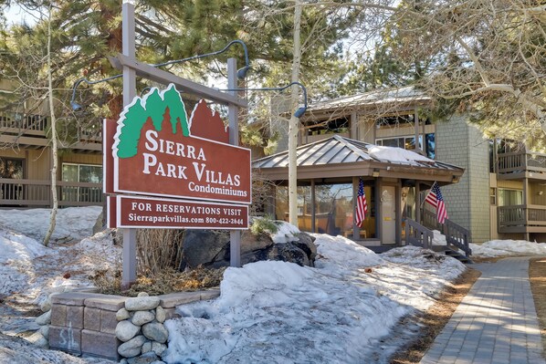 Interior - Resort Condo w/ Hot Tub & Pool, Near Ski Lift (Mammoth Lakes)