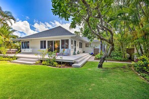 Exterior - Upscale Kailua Getaway: Steps to Swim Beach! (Kailua)