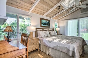 3 bedrooms, iron/ironing board, bed sheets - Upscale Kailua Getaway: Steps to Swim Beach! (Kailua)