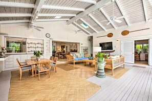 Dining - Upscale Kailua Getaway: Steps to Swim Beach! (Kailua)