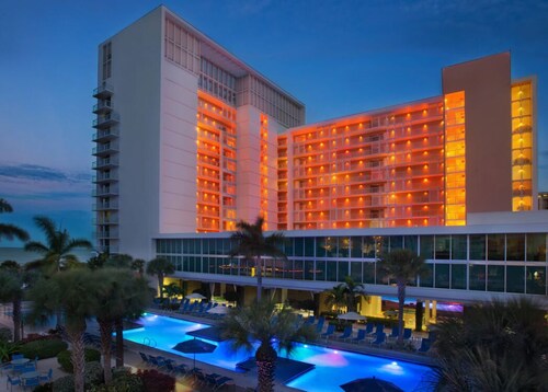 Luxury awaits - relaxed beachfront villas - 2 restaurants, a BBQ area & 3 pools.