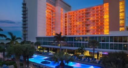 Luxury awaits - relaxed beachfront villas - 2 restaurants, a BBQ area & 3 pools.