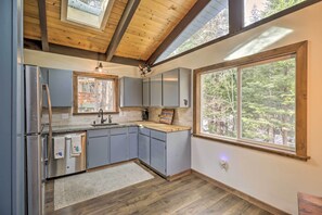 Hus (2 Bedrooms) | Eget kjøkken | Mikrobølgeovn, ovn, kokeplater og oppvaskmaskin