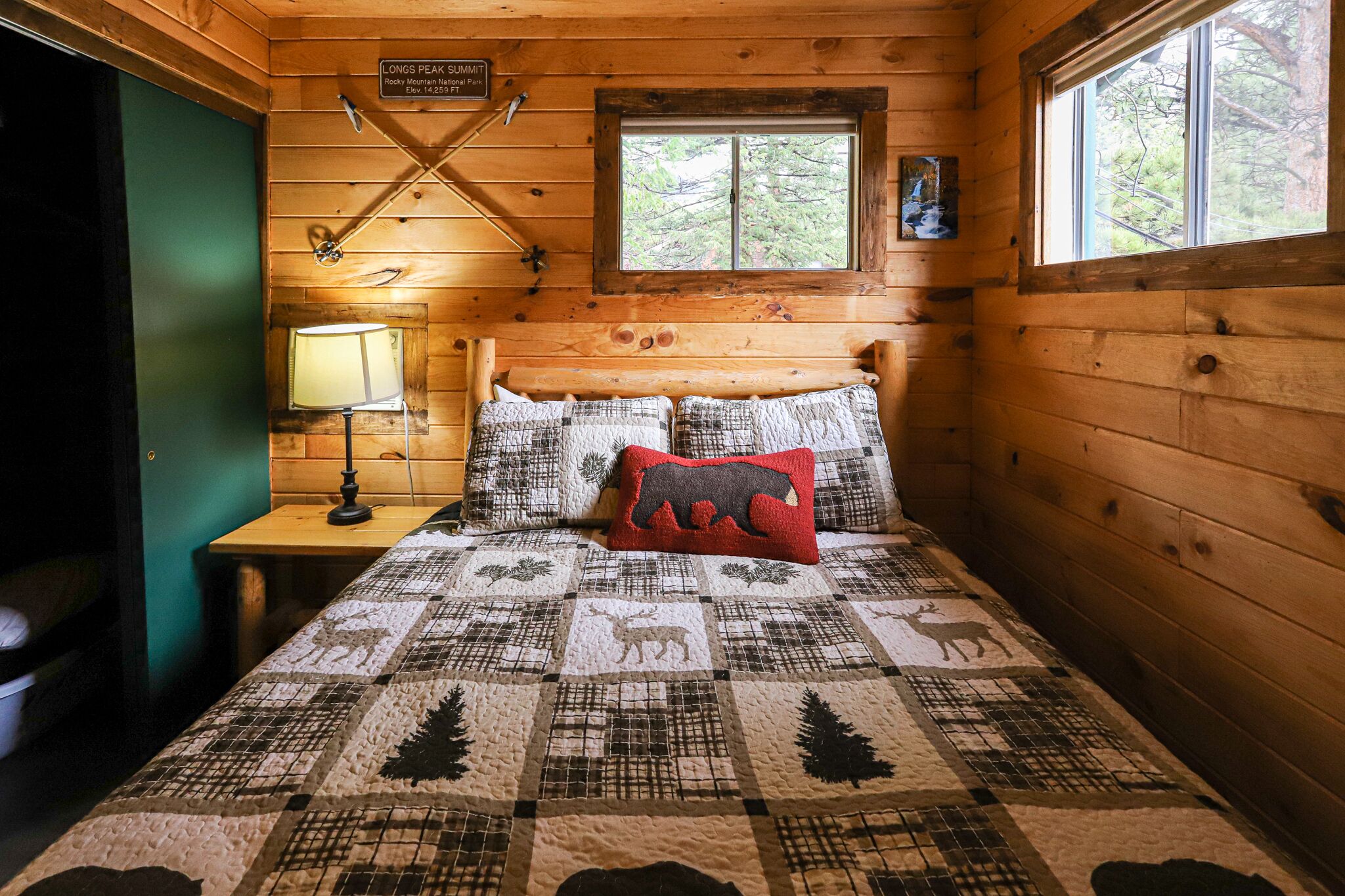 2 多间卧室、WiFi、床单