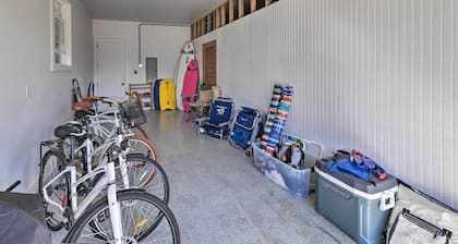 Spacious Kauai Getaway < 1 Mi to the Ocean!