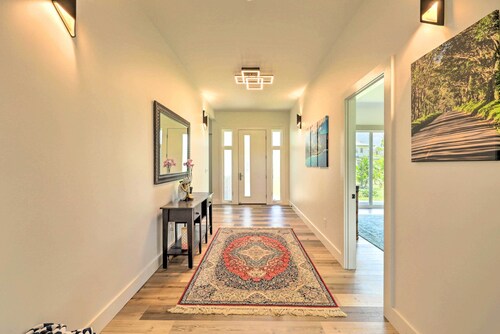 Spacious Kauai Getaway < 1 Mi to the Ocean!