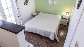 3 bedrooms, bed sheets