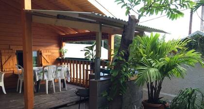 Charming, air-conditioned chalet in the heart of Saint-Leu, 5 minutes from the beach