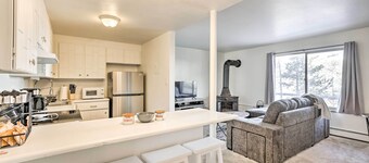 Steps to Dillon Reservoir: Mtn-view Condo
