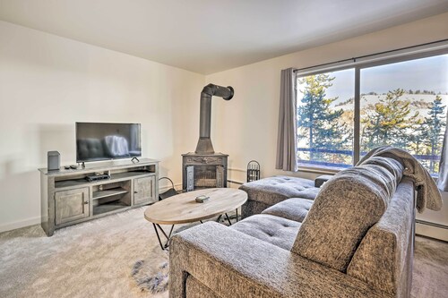 Steps to Dillon Reservoir: Mtn-view Condo