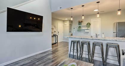 2 Mi to Waterpark: Vernon Township Gem w/ Balcony
