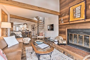 Interior - Private Balcony & Resort Perks: Silverthorne Condo (Silverthorne)