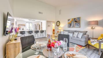 Apartment (1 Bedroom) | Interior