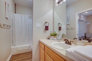 Apartment (3 Bedrooms) | Interior - College Station Retreat Near Texas A & M! (College Station)