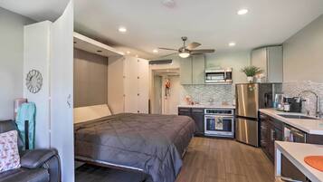 Apartment (0 Bedroom) | Interior