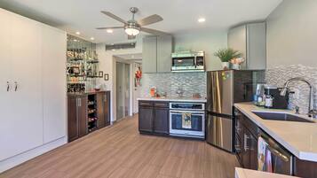 Apartment (0 Bedroom) | Interior