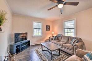 House (3 Bedrooms) | Interior - New Bern Retreat w/ Fire Pit ~ 1 Mi to Dtwn! (New Bern)