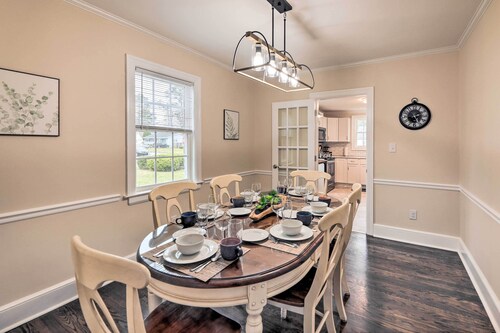 New Bern Retreat w/ Fire Pit ~ 1 Mi to Dtwn!