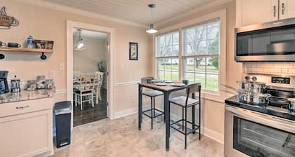 New Bern Retreat w/ Fire Pit ~ 1 Mi to Dtwn!