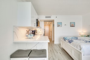 Apartment (0 Bedroom) | Interior