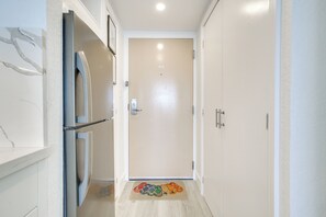 Apartment (0 Bedroom) | Interior