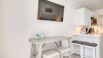 Apartment (0 Bedroom) | Interior