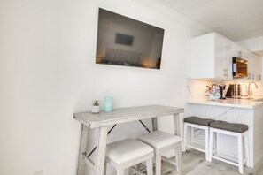 Apartment (0 Bedroom) | Interior