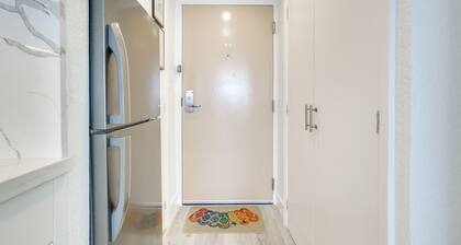 Sunny Isles Beach Retreat w/ Resort Perks!