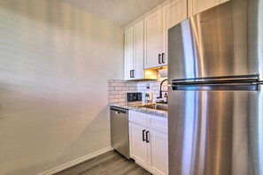 Apartment (1 Bedroom) | Interior - Modern & Cozy Condo Near Beaches w/ Coastal Views (Napili-Honokowai)