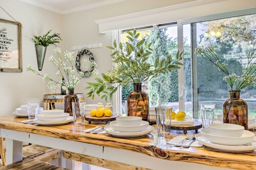 Modern Home in Napa Area w/ Hot Tub & Game Room!