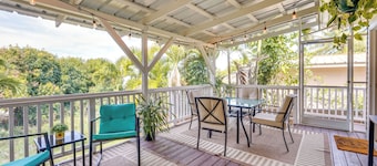 Lovely Kailua-kona Home ~ 2 Mi to Town & Beach!