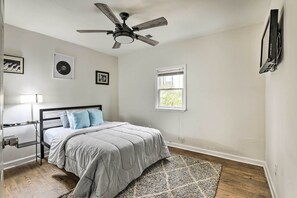 Huis (3 Bedrooms) | 3 slaapkamers, een strijkplank/strijkijzer, beddengoed