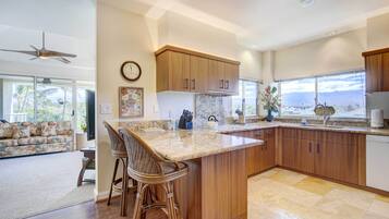 Lò vi sóng, lò nướng, bếp nấu, dụng cụ nấu nướng/bát dĩa/dao nĩa