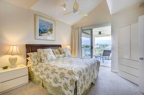 2 bedrooms, iron/ironing board, bed sheets - Waikoloa Beach Stay w/ Lanai + Stunning Views (Waikoloa)