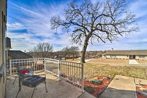 Interior - Upscale Home w/ Views & Game Room! (Tulsa)