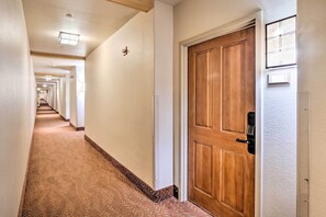 Apartment (0 Bedroom) | Interior