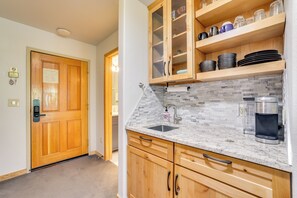 Apartment (0 Bedroom) | Interior - Walk to Lifts: Studio w/ Hot Tub in Keystone! (Keystone)