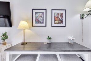 Apartment (0 Bedroom) | Interior