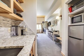 Apartment (0 Bedroom) | Interior