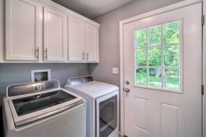 Interior - Airy Central Getaway w/ Porch & Private Yard! (Tulsa)