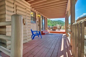 Interior - Lakefront Breckenridge Cabin: 6 Mi to Ski Resort! (Breckenridge)