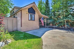 House (1 Bedroom) | Interior - Lakefront Breckenridge Cabin: 6 Mi to Ski Resort! (Breckenridge)