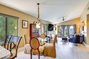 Apartment (2 Bedrooms) | Interior - Lake, Mountain & Golf Views: Palm Valley Retreat (Palm Desert)