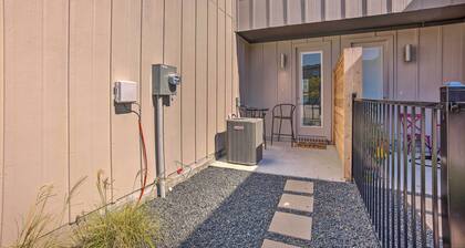 College Station Townhome w/ Furnished Patio!