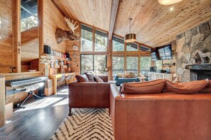 House (4 Bedrooms) | Interior