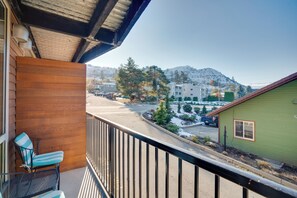 Apartment (1 Bedroom) | Interior - Resort-style Condo w/ Lake Chelan & Mtn Views (Chelan)
