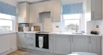Unique home in the heart of North Berwick.  Sleeps 3