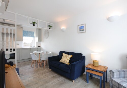 Unique home in the heart of North Berwick.  Sleeps 3