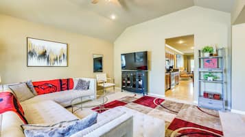 House (3 Bedrooms) | Front of property